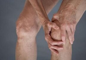 Self -massage lutut dengan arthrosis